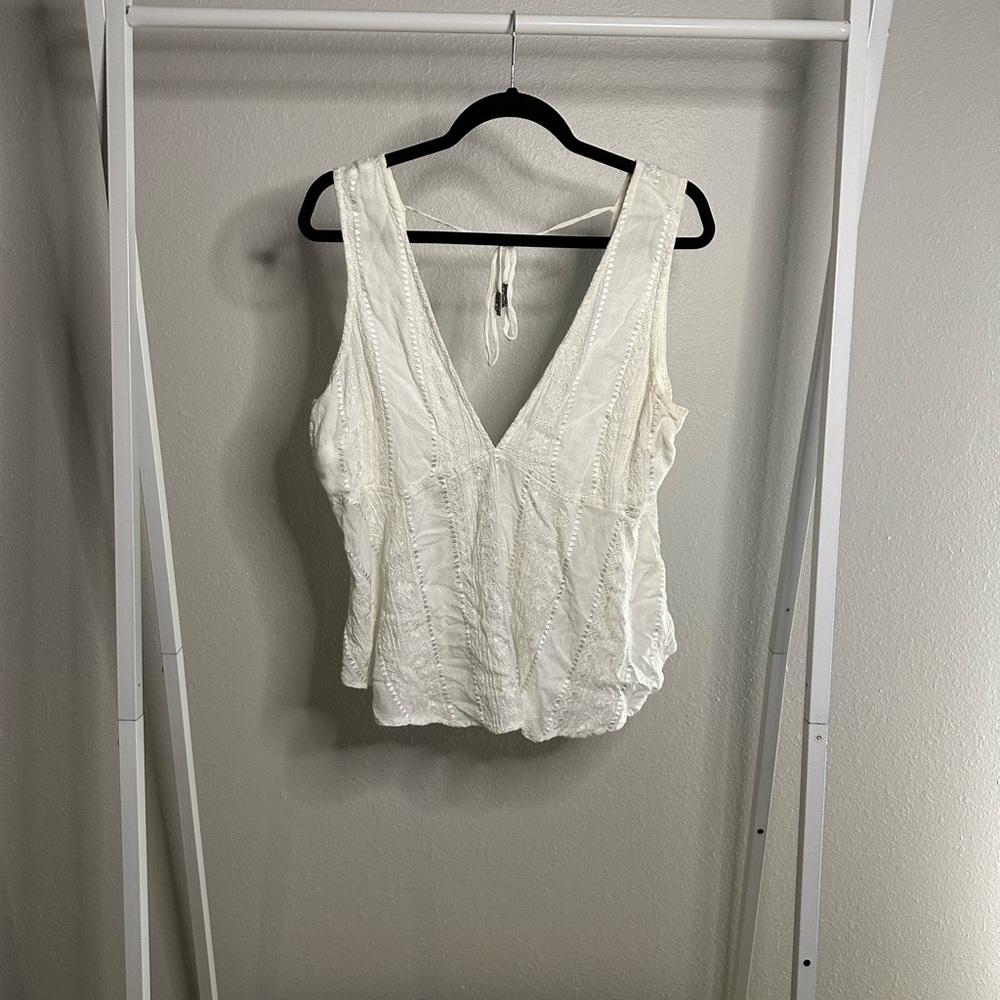 Free People Twist and Shell Ivory Embroidered Top - Large